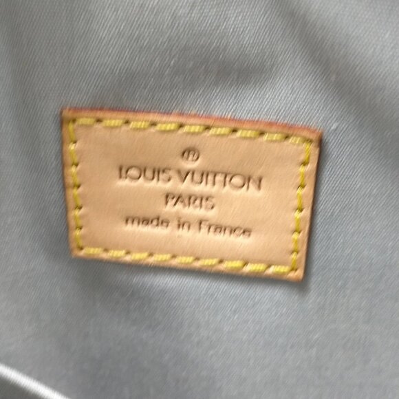 Authentic Louis Vuitton Summit Drive White Vernis Hand Bag mn579-112725 - Picture 16 of 16